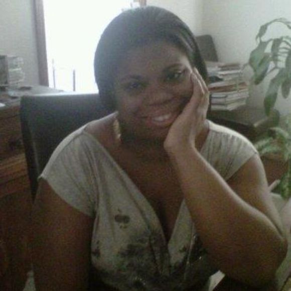 Meet your Posher, Denise - Picture 1 of 1