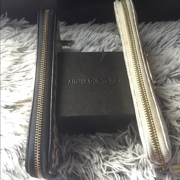 Michael Kors Hamilton Small Satchel Shoulder Bag + Wallet  Micheal Kors Hamilton satchel & 2 wallets