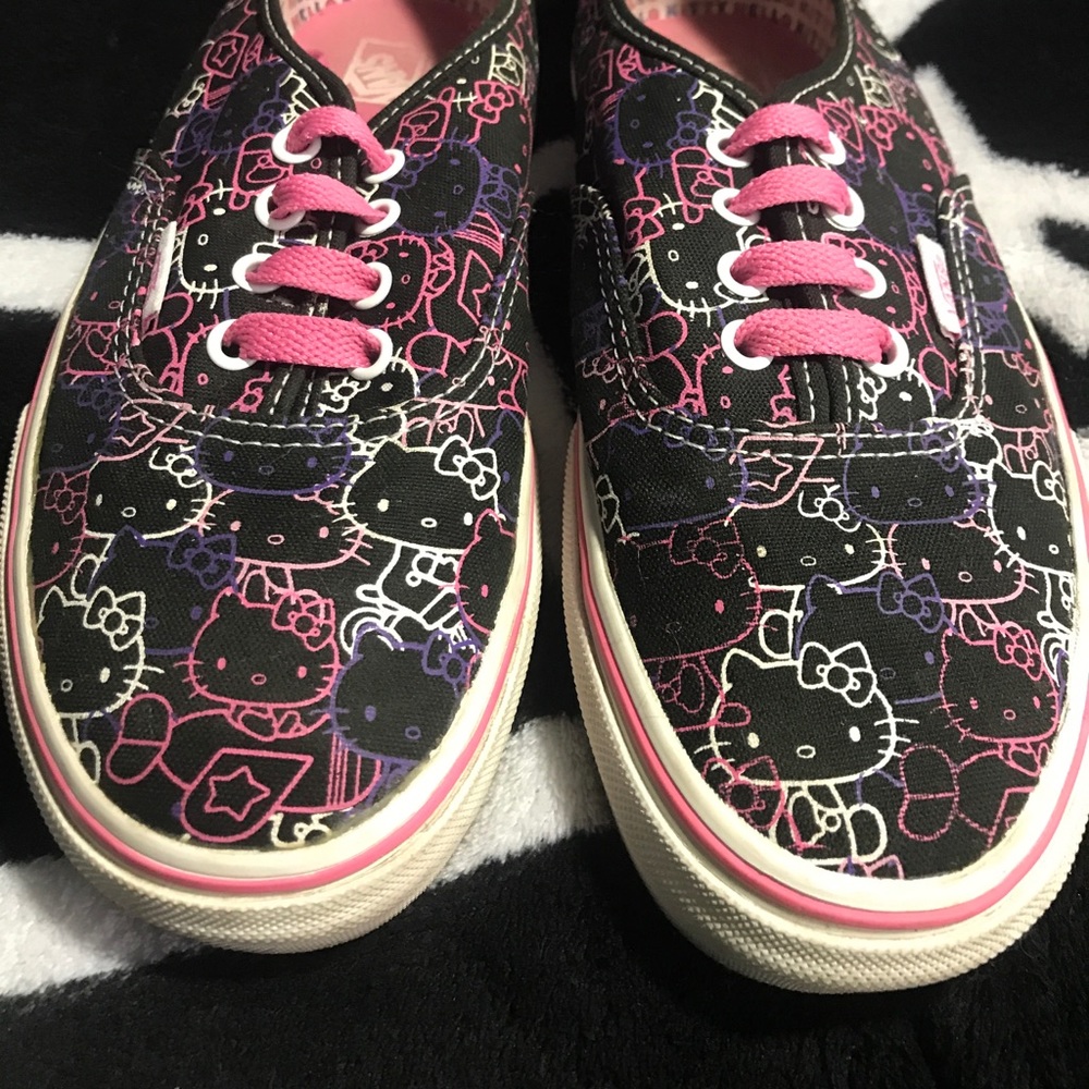 Hello Kitty Vans - Picture 2 of 4