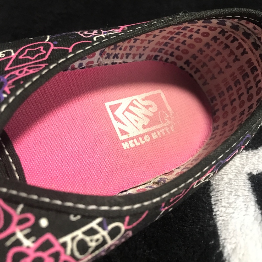 Hello Kitty Vans - Picture 3 of 4