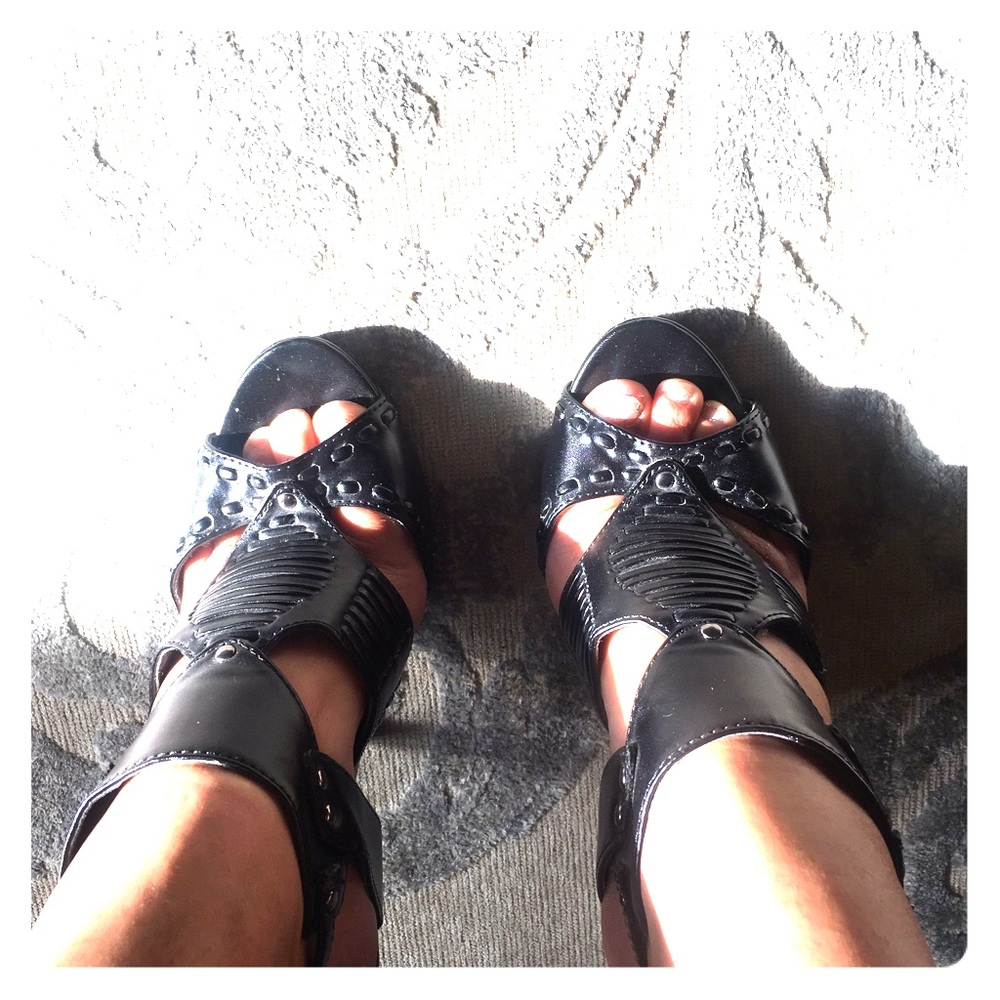 Strappy  heel.