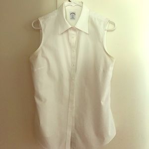 Brooks Brothers fitted sleeveless cotton shirt