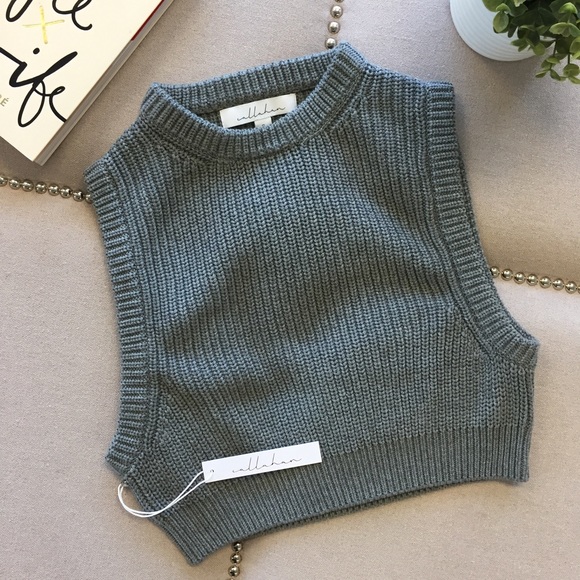Knit Crop Top - Picture 4 of 5
