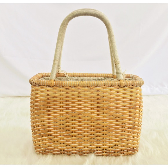 Handbags - Tan Woven Straw Wicker Bag