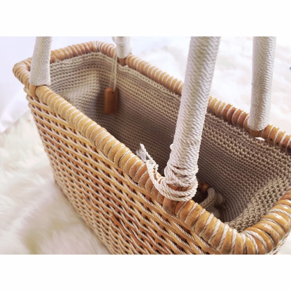 Tan Woven Straw Wicker Bag - Picture 4 of 4