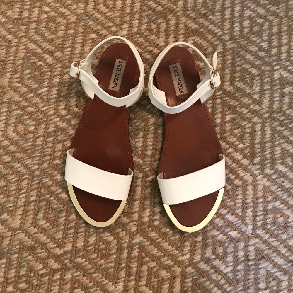 Steve Madden white sandals