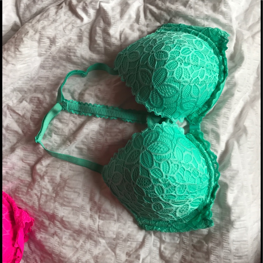 VS Pink bra