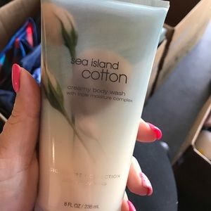 Sea island cotton creamy body wash