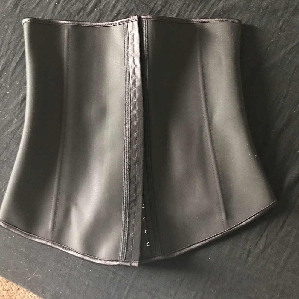 Waist trainer