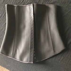 Waist trainer