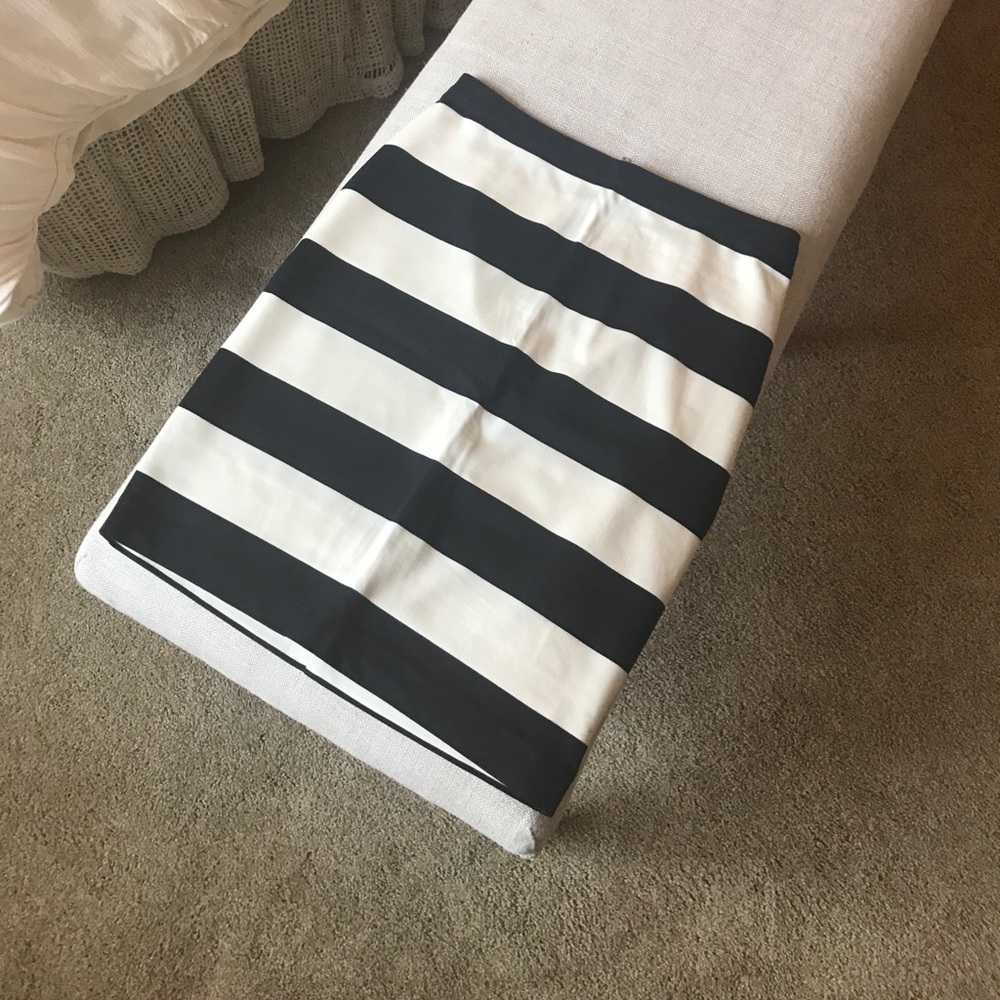 Fossil Black and Cream Pencil Skirt