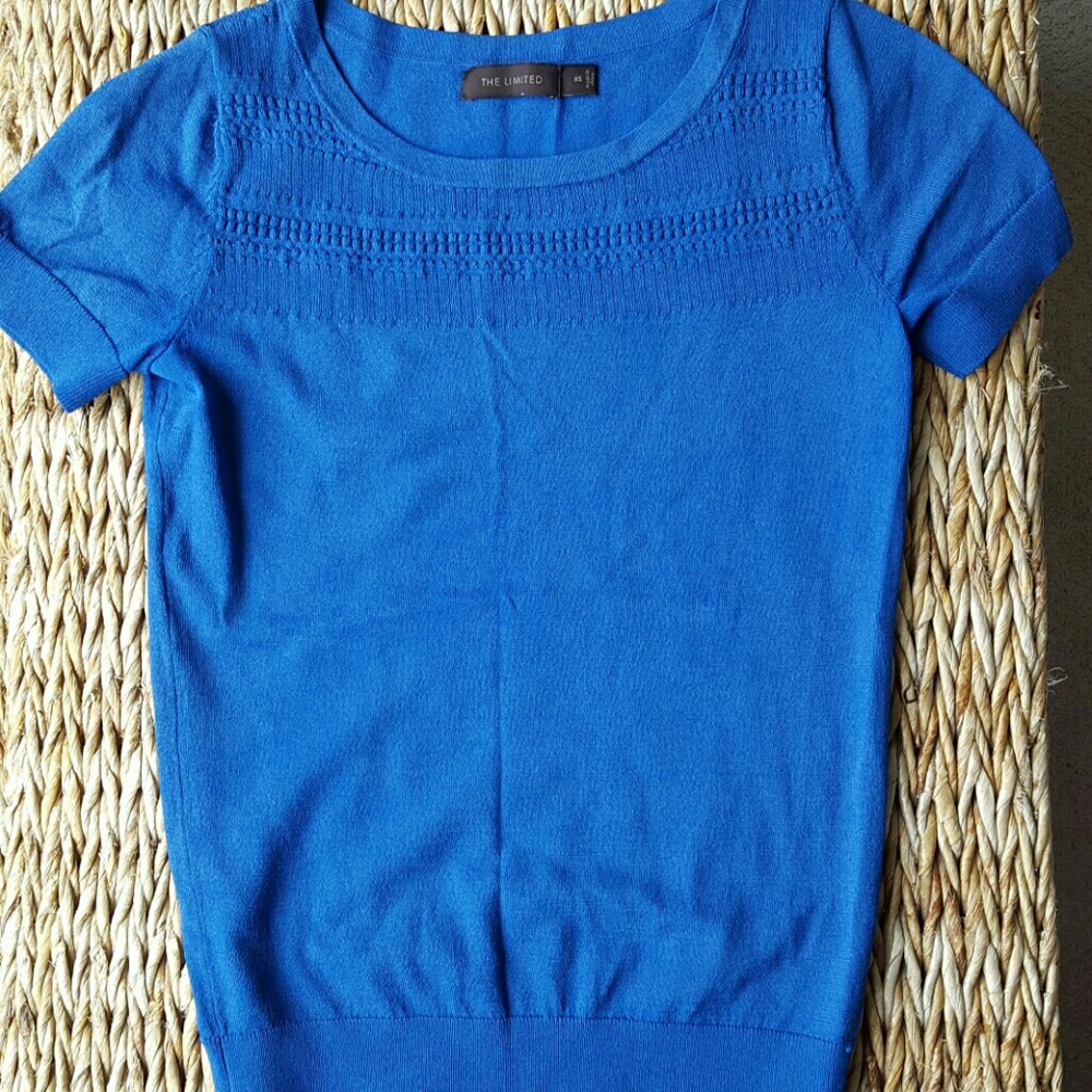 Short sleeve top