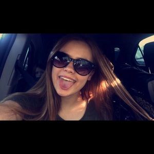 Meet your Posher, Ashley