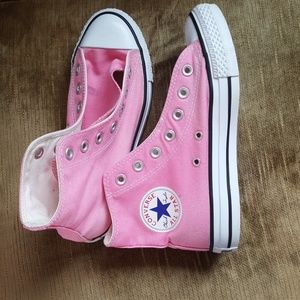 Pink converse W7 M5