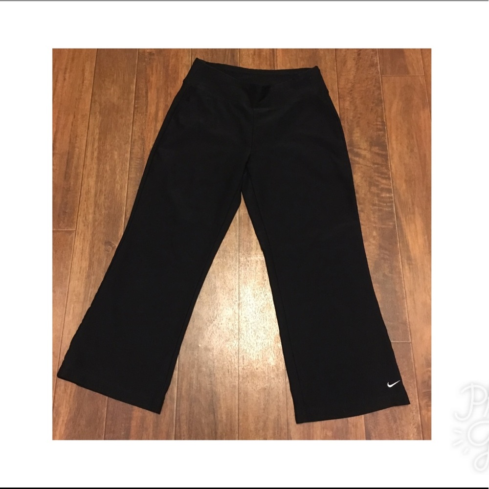 Nike Crops