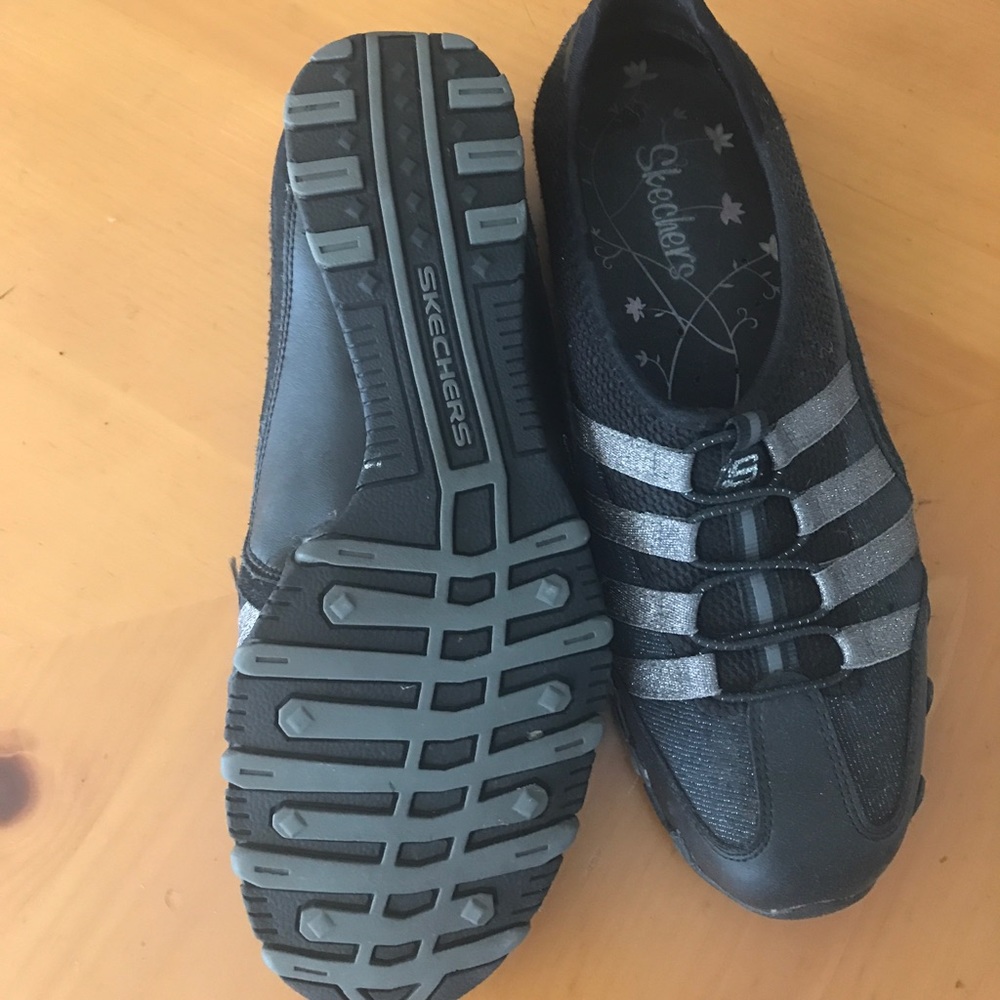 ❗️ Black with silver detailed sketchers ❗️