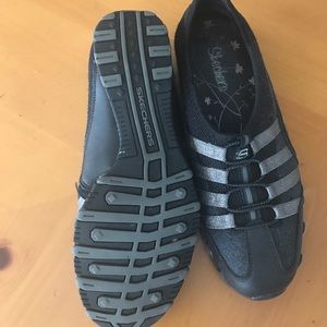 ❗️ Black with silver detailed sketchers ❗️