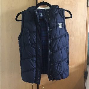 American Eagle hooded vest