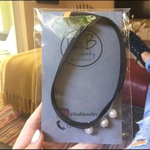 Pearl choker