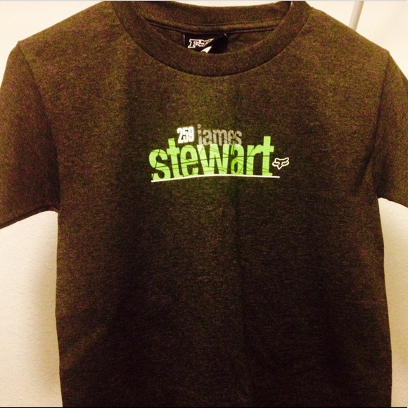 FOX Racing shirt Signed by James Stewart, & Hat. - Picture 3 of 4