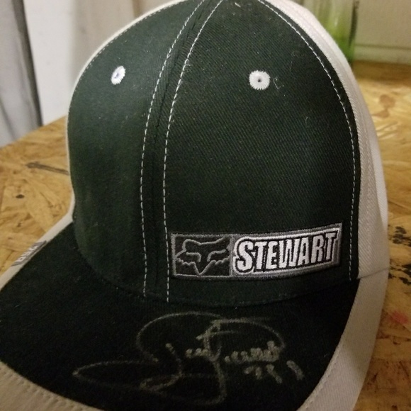 FOX Racing shirt Signed by James Stewart, & Hat. - Picture 2 of 4