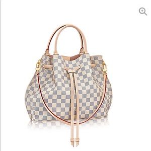 Meet your Posher, Sherry