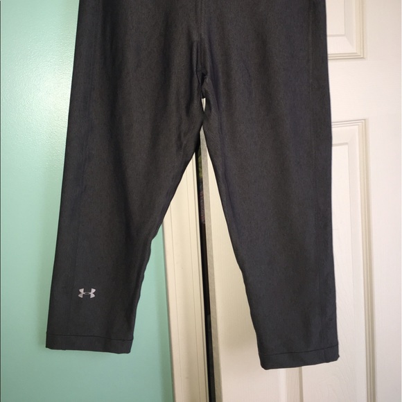 Under Armour Compression Capri Legging - Picture 2 of 4