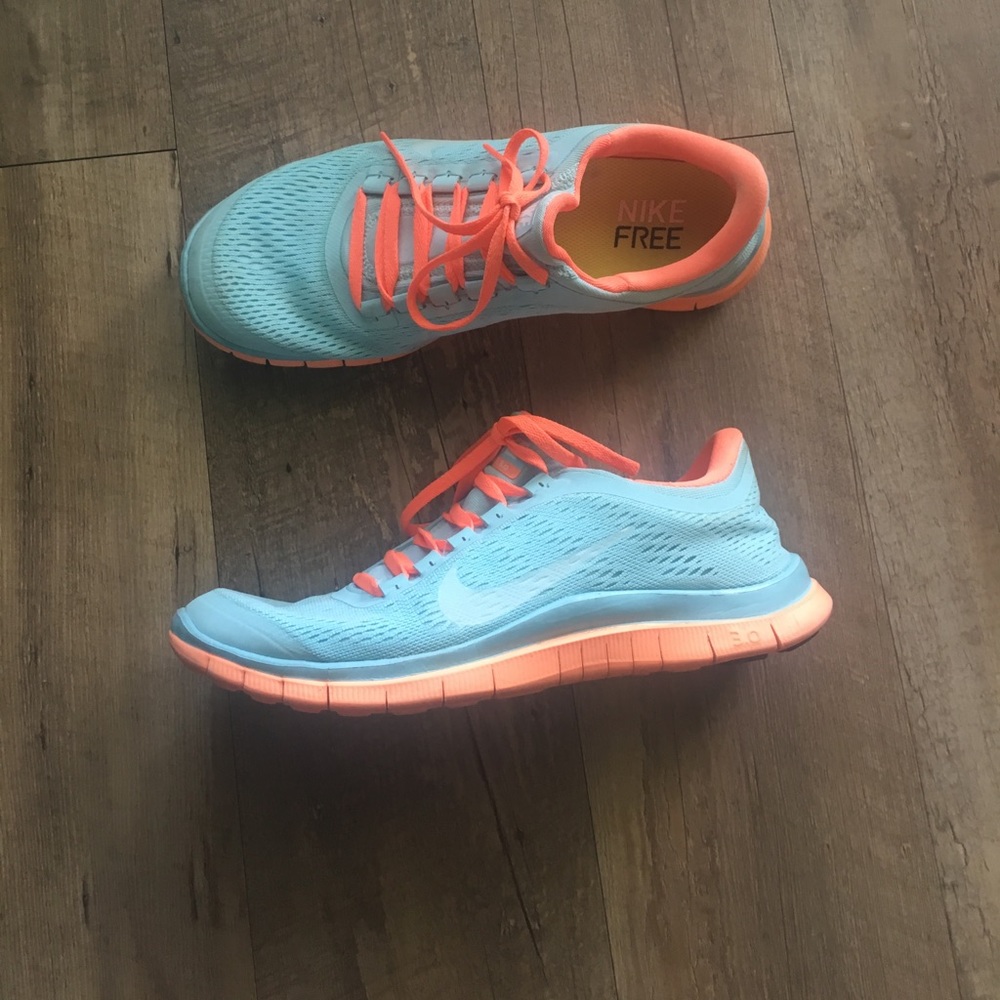 Nike Tennis Shoes