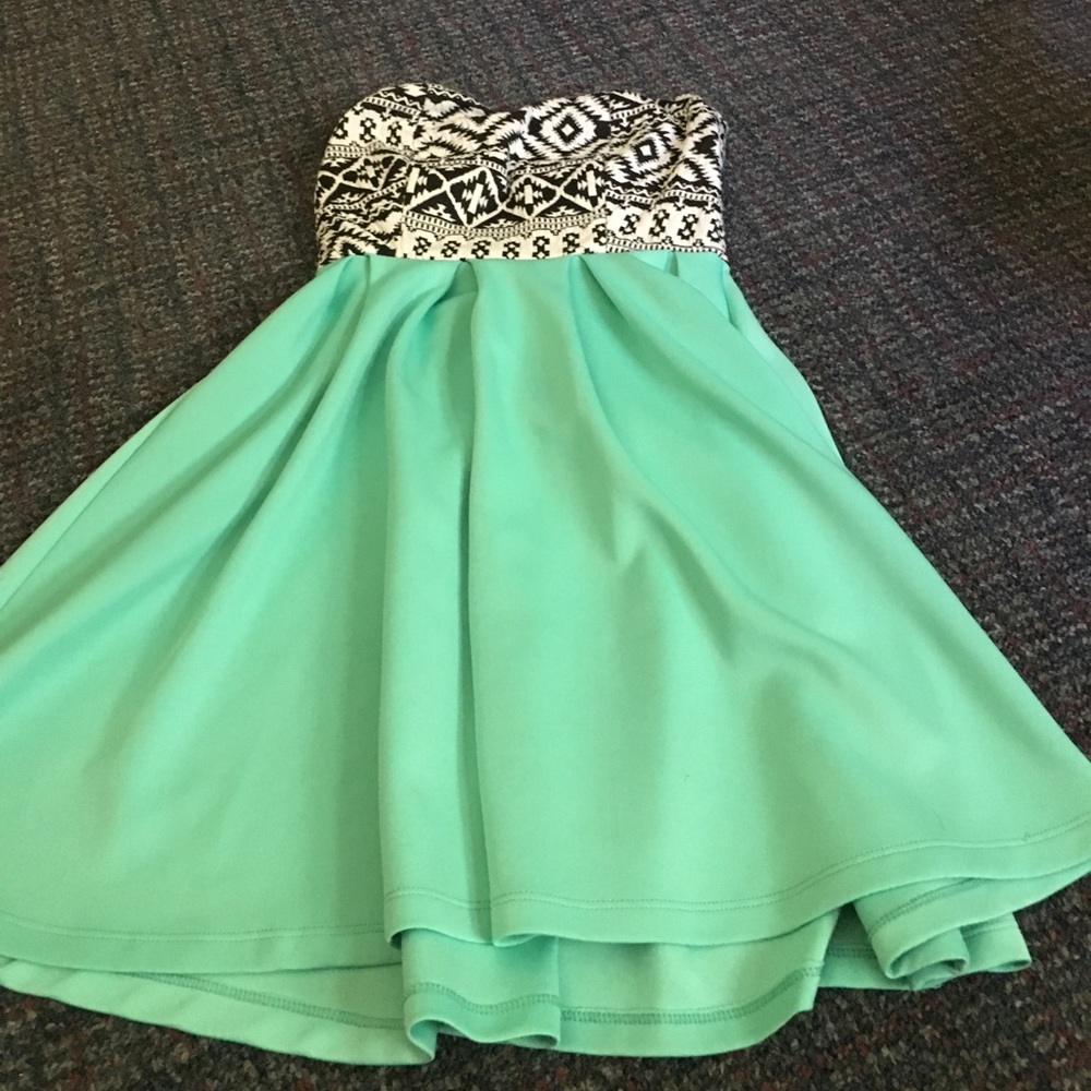 Strapless dress