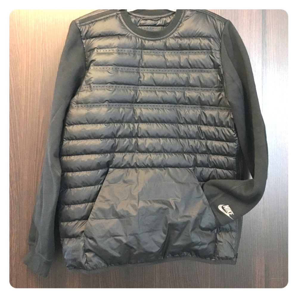 Nike sportswear aeroloft crew