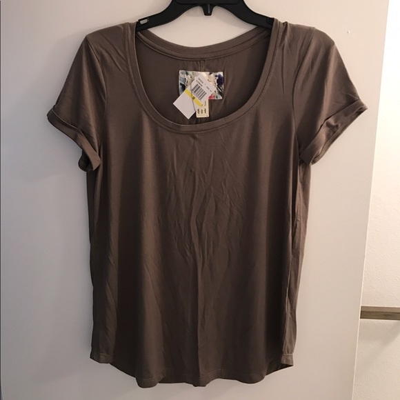 Olive t-shirt, NWT. - Picture 2 of 4