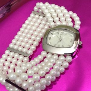 Pretty Girls Wear Pearls Fashion Watch!🎀👄👠💝⏰💝