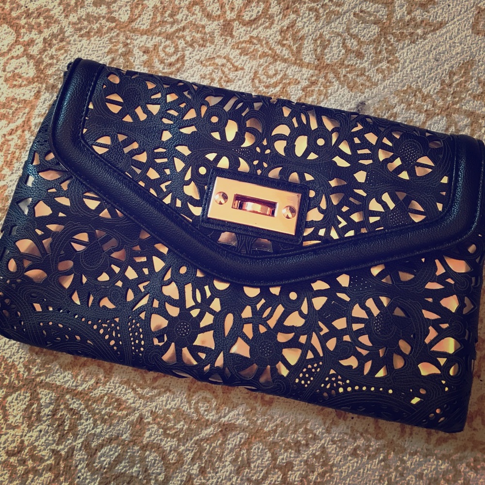 Aldo clutch