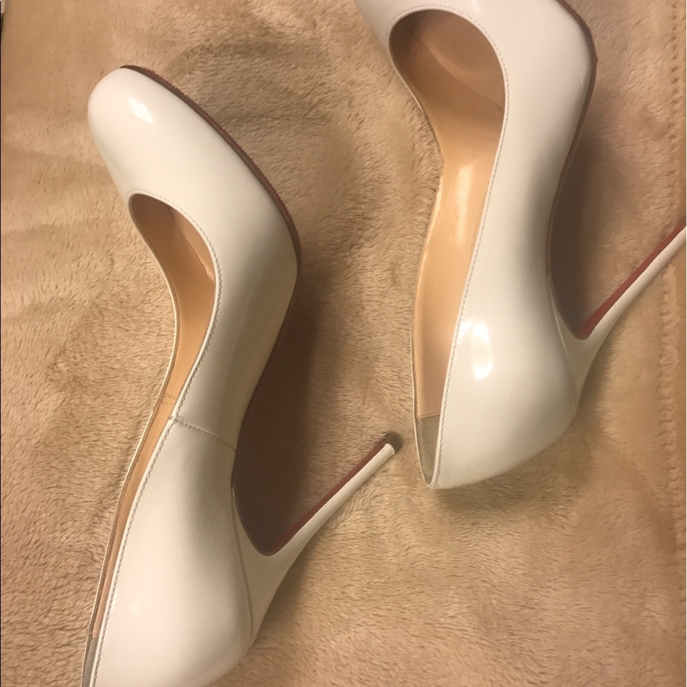 Authentic Louboutin 👠,  white color, size 6