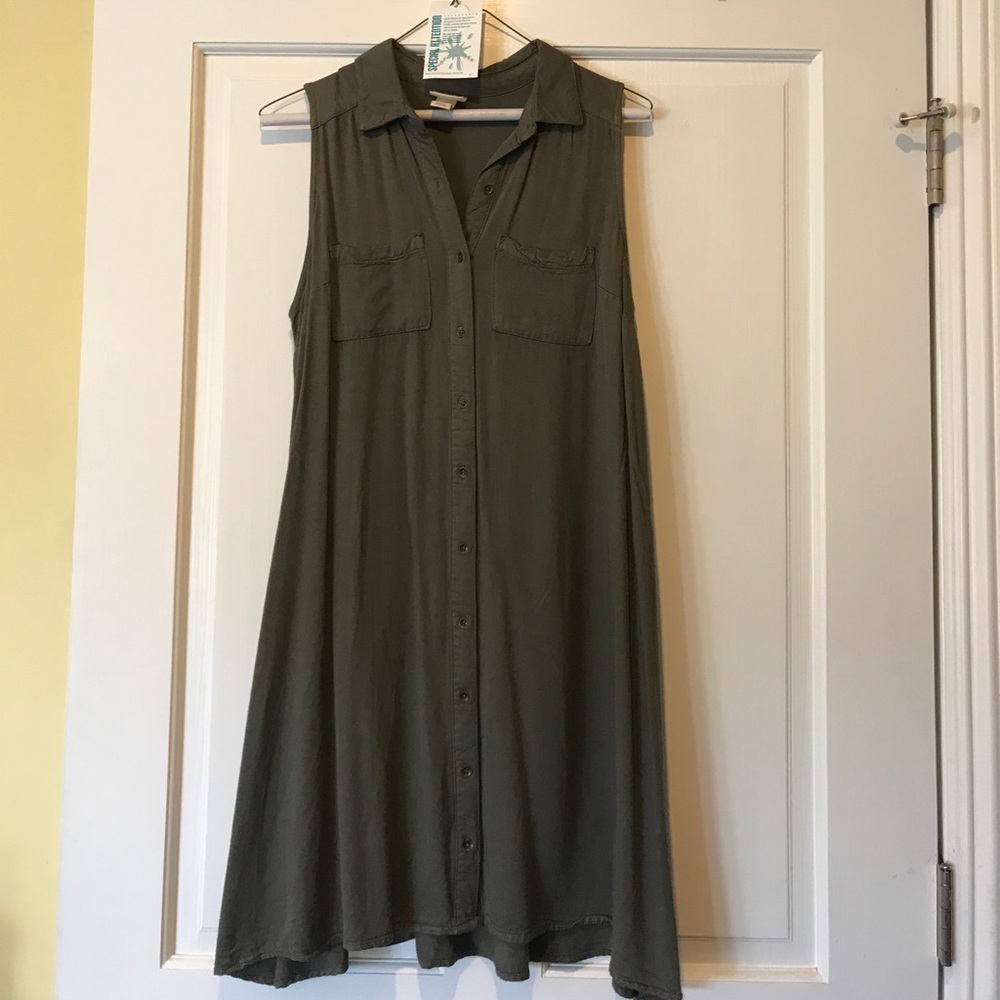 Sleeveless shirt dress