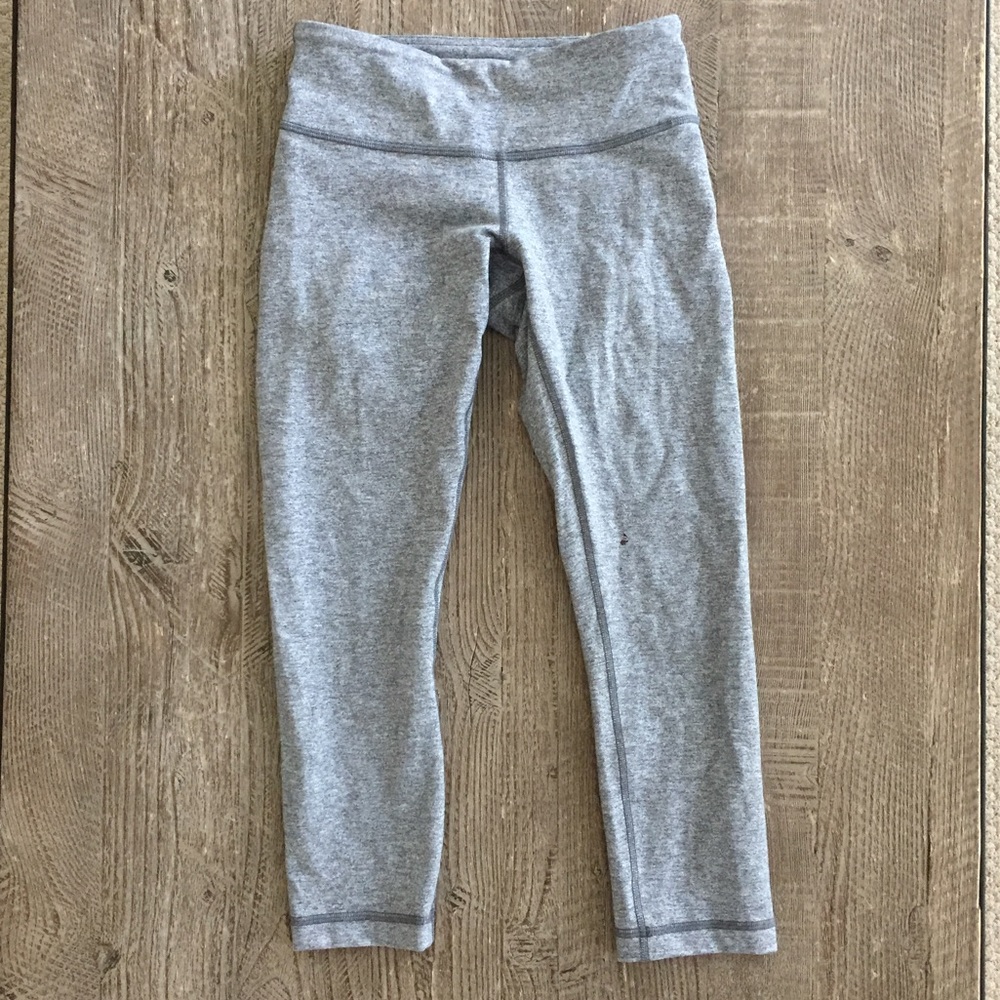 Lululemon crops - size 4