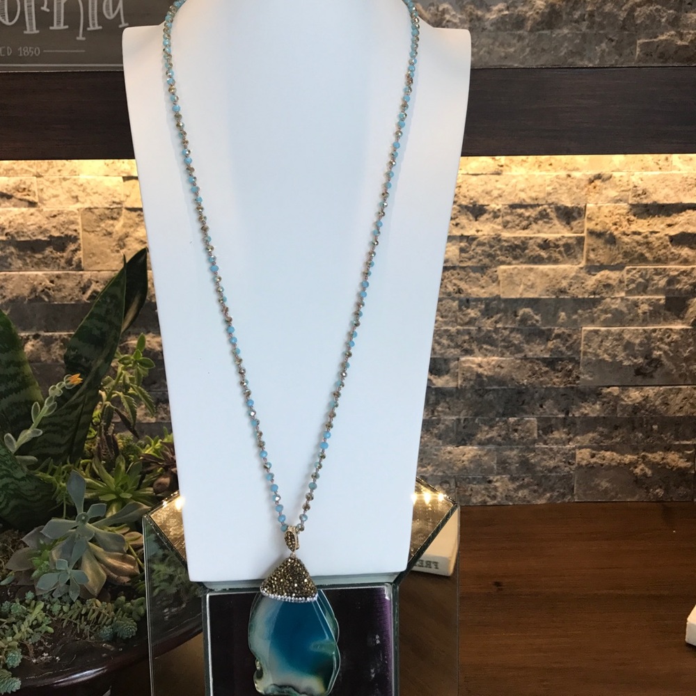 Gorgeous MALA QUARTZ NECKLACE