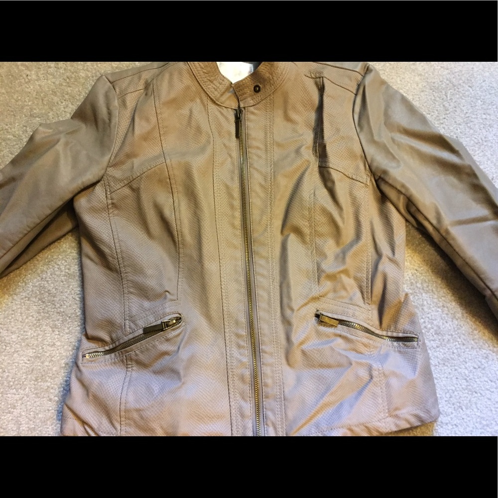 Zip up jacket, color nude, size L