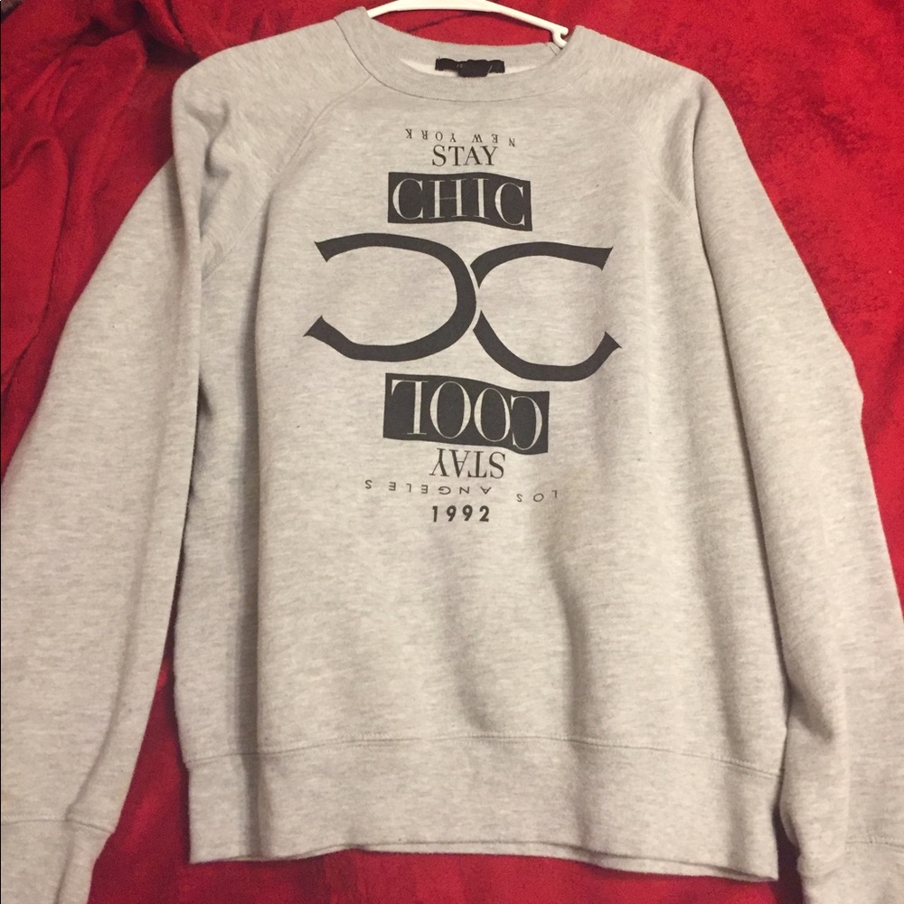 Cute grey sweatshirt!