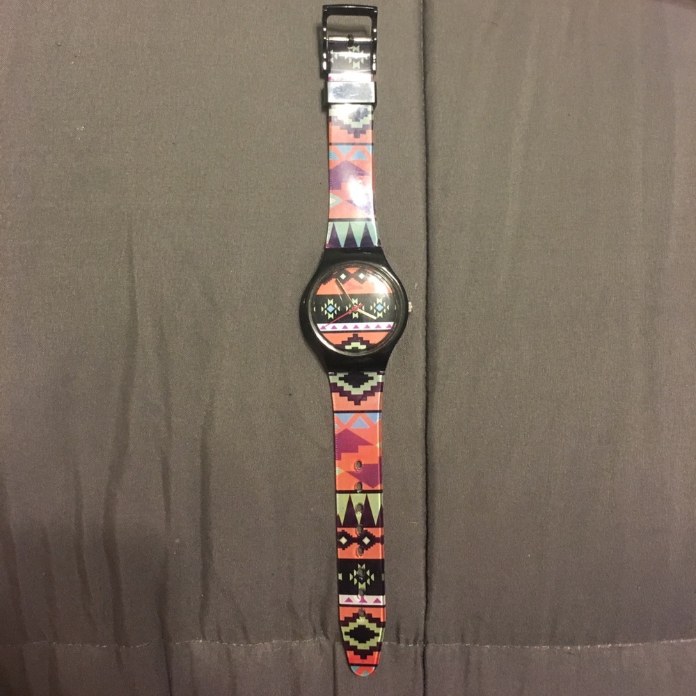 Tribal print working watch
