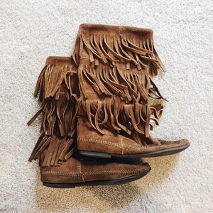 VINTAGE Fringe Leather Moccasin Boots