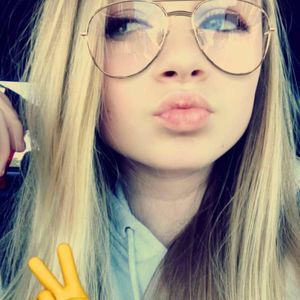 Meet your Posher, Mia