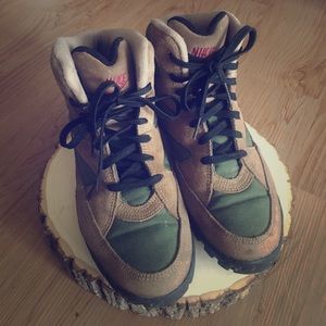 Vintage Retro Nike Hiking Boots