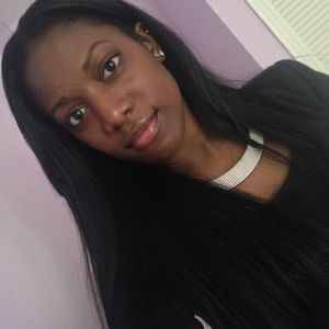 Meet your Posher, Ayanna