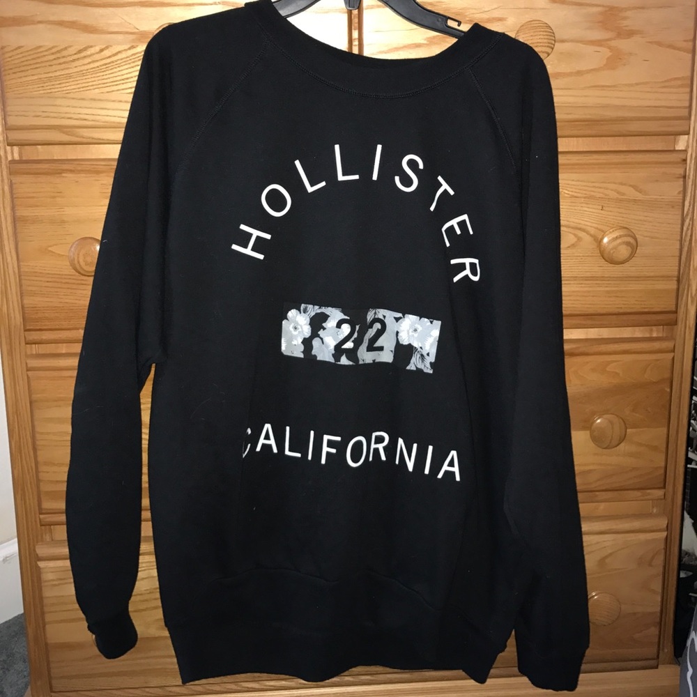 Black Hollister sweater