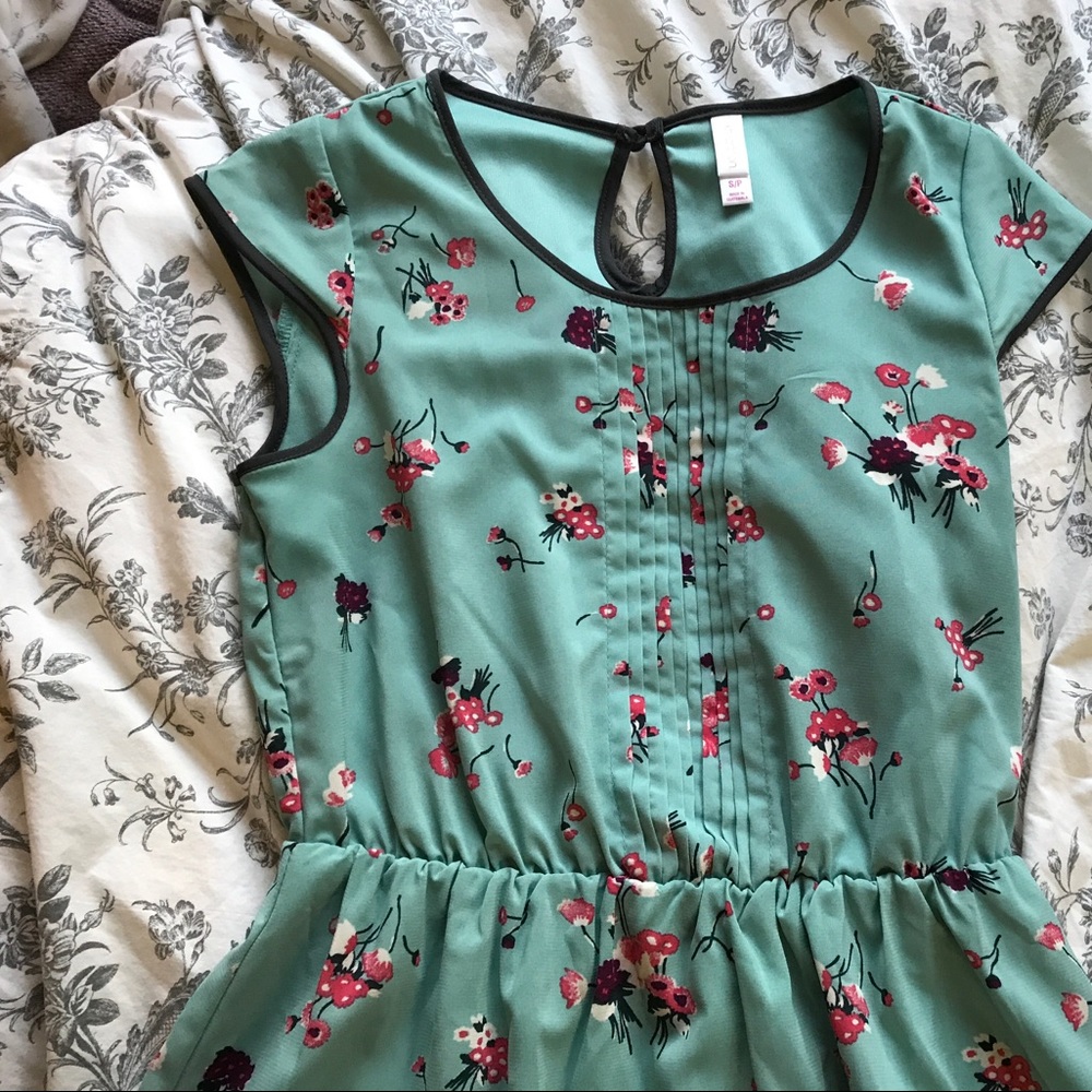 Spring Dress - Picture 2 of 4