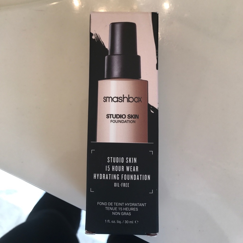Smashbox 15 hour wear foundation 0.5 color