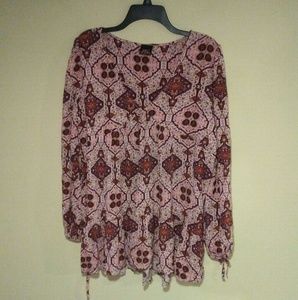 Long-sleeved, V-neck top