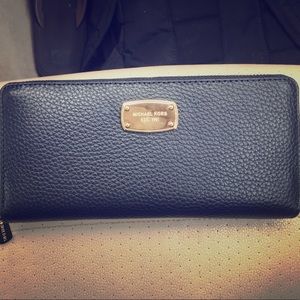 Michael Kors black Jet Set wallet