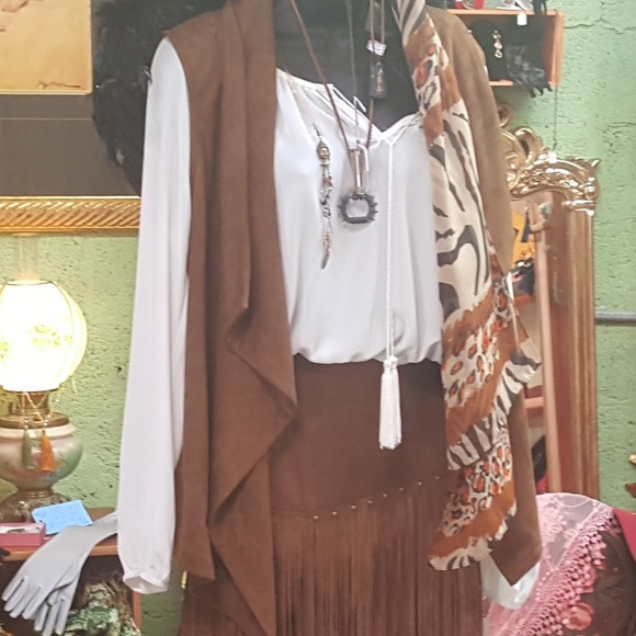 NWOT Carmel color drapery vest M/L - Picture 3 of 3